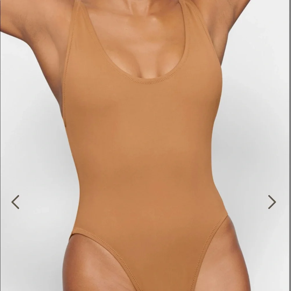 SKIMS SWIMSUIT - Picture 3 of 6